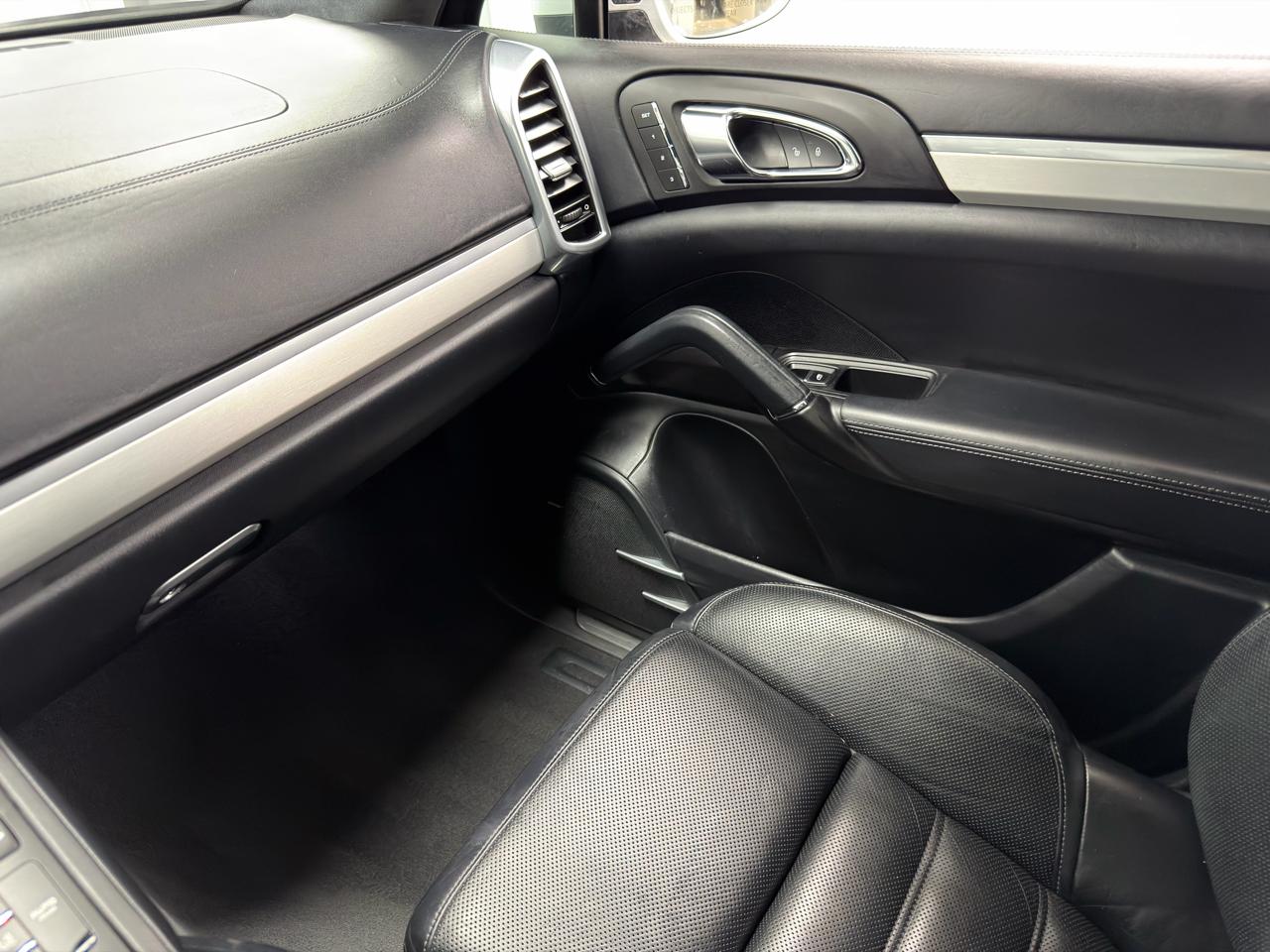 Porsche Cayenne AWD 4dr GTS 2016