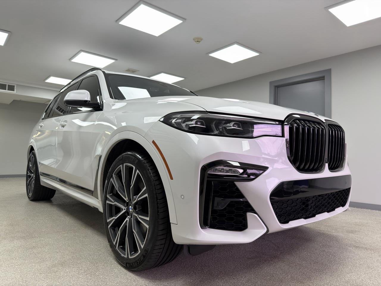 BMW X7 xDrive40i Sports Activity Vehicle 2021
