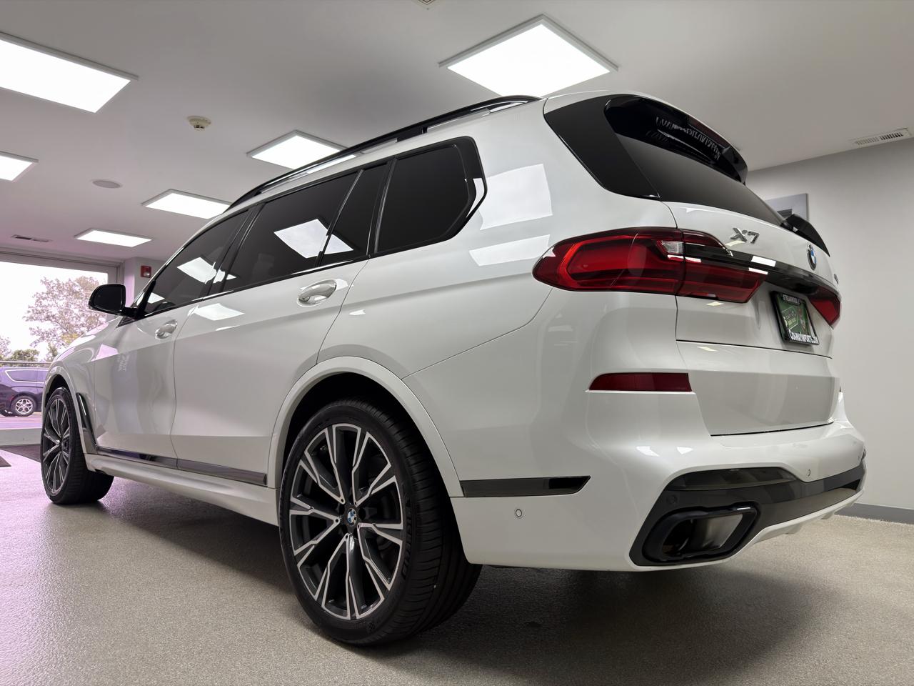 BMW X7 xDrive40i Sports Activity Vehicle 2021