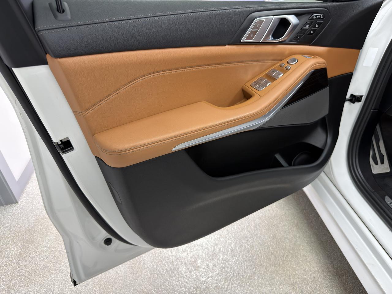 BMW X7 xDrive40i Sports Activity Vehicle 2021