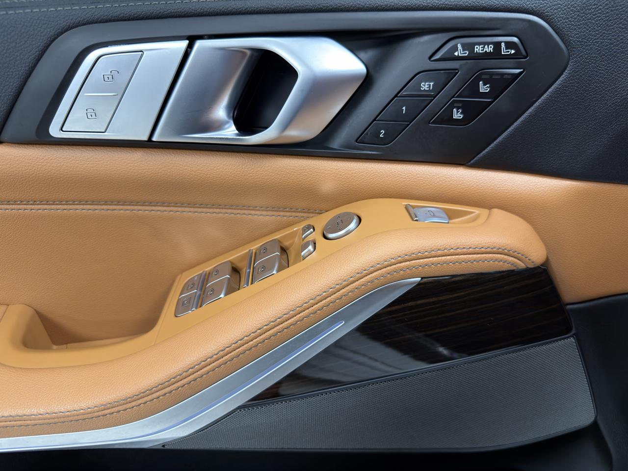 BMW X7 xDrive40i Sports Activity Vehicle 2021