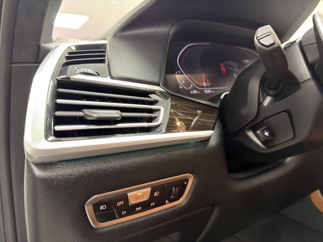 BMW X7 xDrive40i Sports Activity Vehicle 2021