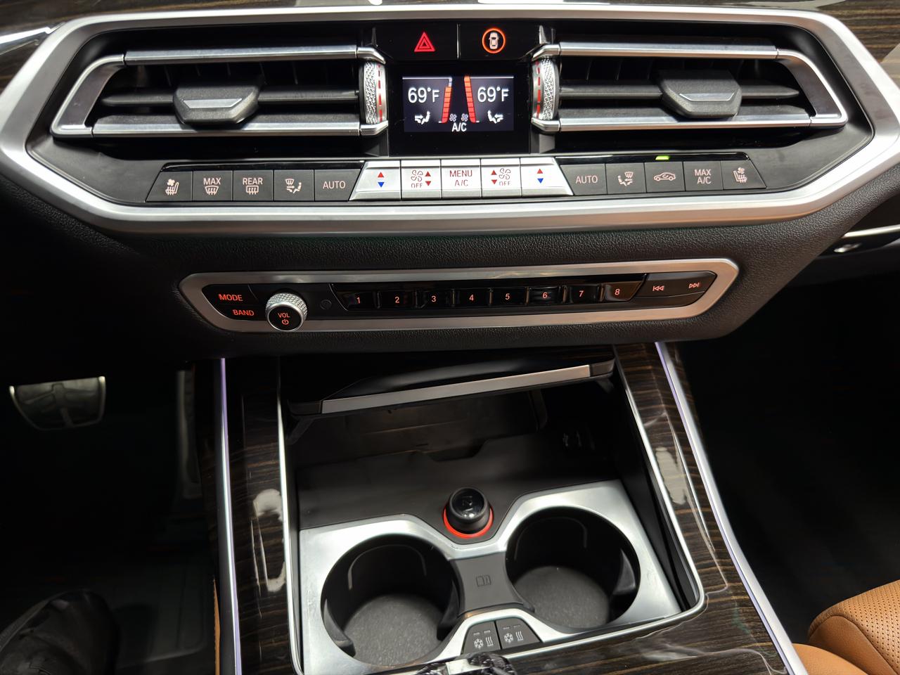 BMW X7 xDrive40i Sports Activity Vehicle 2021