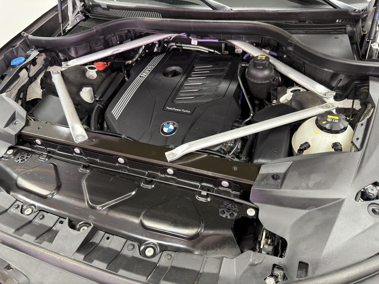 BMW X7 xDrive40i Sports Activity Vehicle 2021