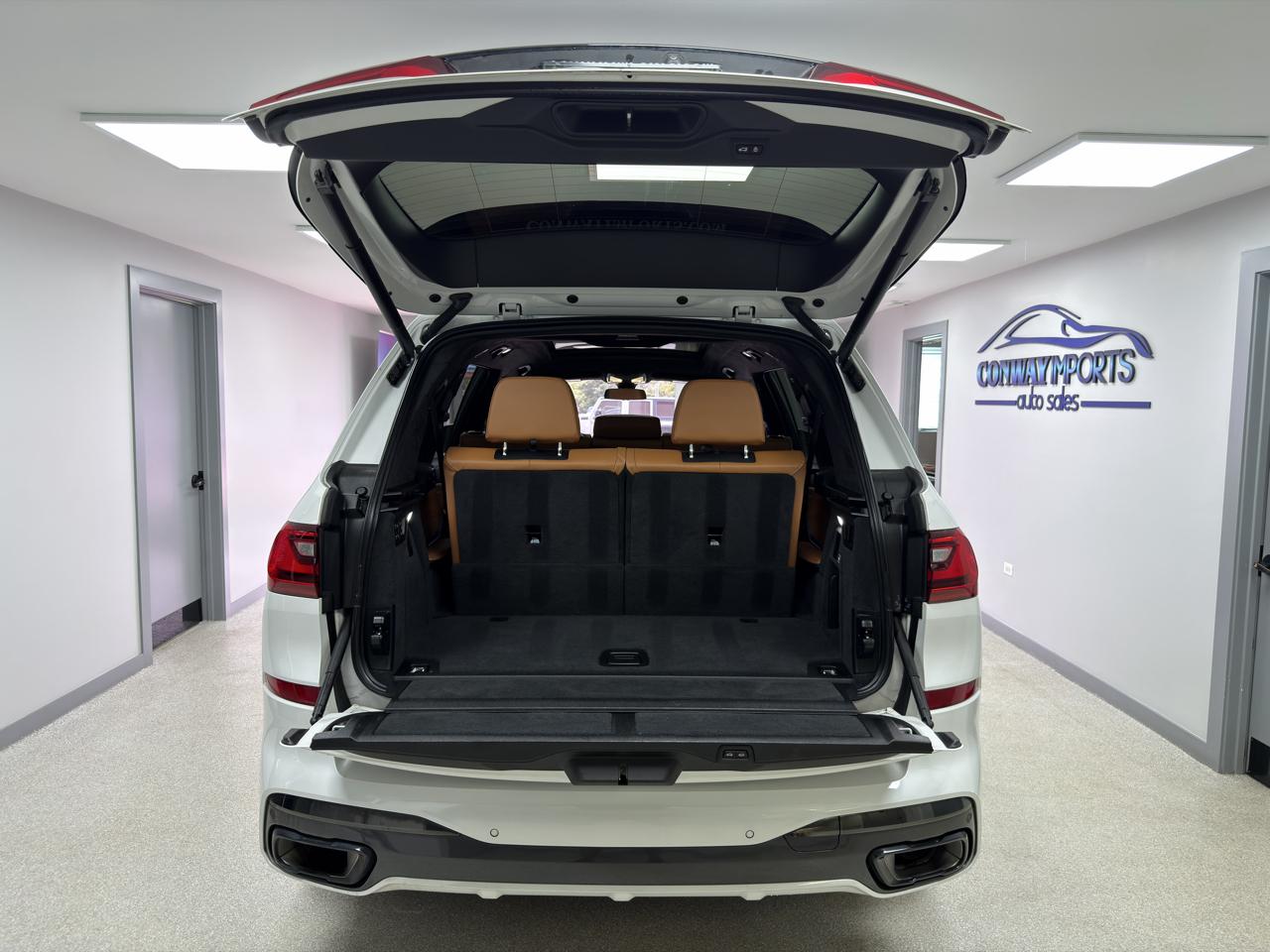 BMW X7 xDrive40i Sports Activity Vehicle 2021