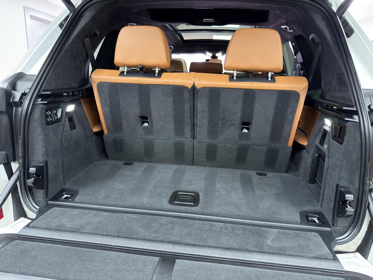 BMW X7 xDrive40i Sports Activity Vehicle 2021