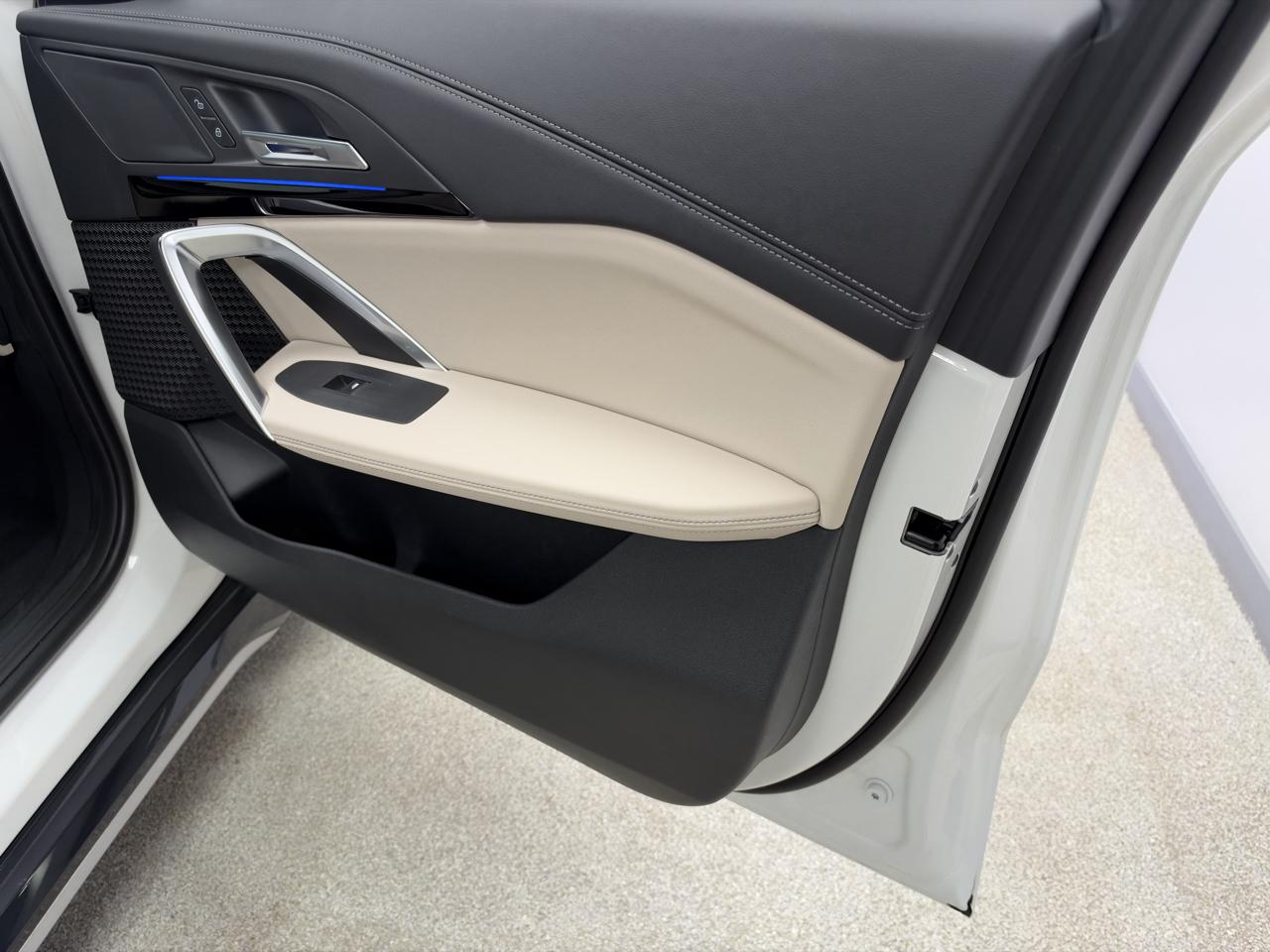BMW X1 xDrive28i Sports Activity Vehicle 2024