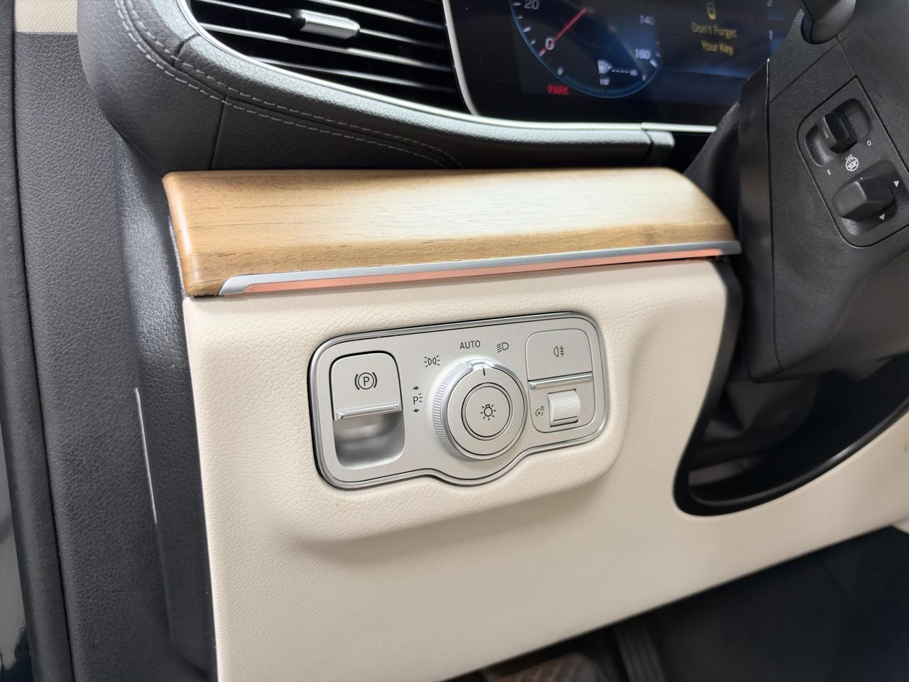 BMW X1 xDrive28i Sports Activity Vehicle 2024