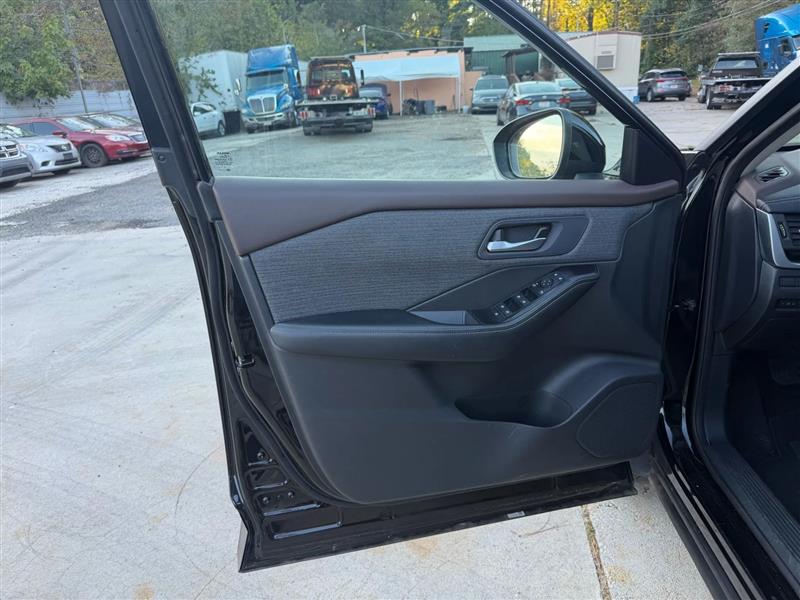 Nissan Rogue SV 2023