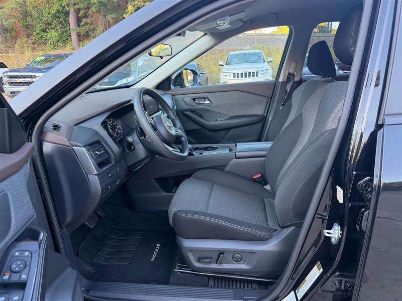 Nissan Rogue SV 2023