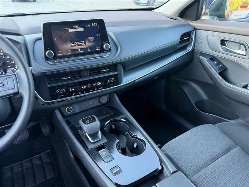 Nissan Rogue SV 2023