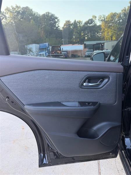 Nissan Rogue SV 2023