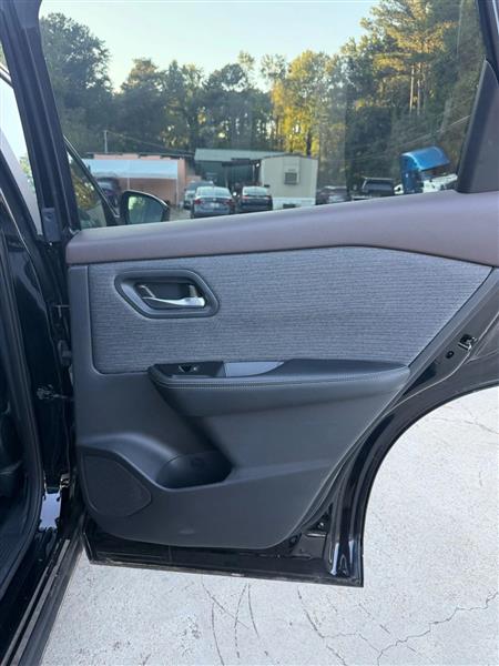 Nissan Rogue SV 2023