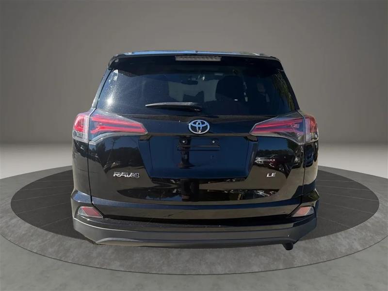 Toyota RAV4 LE FWD 2016