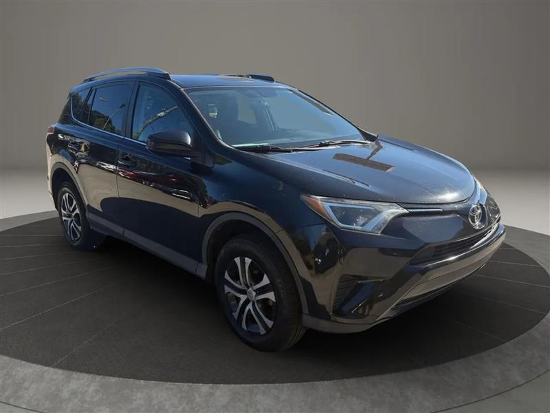 Toyota RAV4 LE FWD 2016
