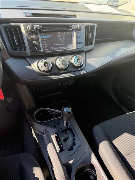 Toyota RAV4 LE FWD 2016