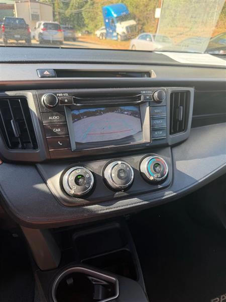 Toyota RAV4 LE FWD 2016