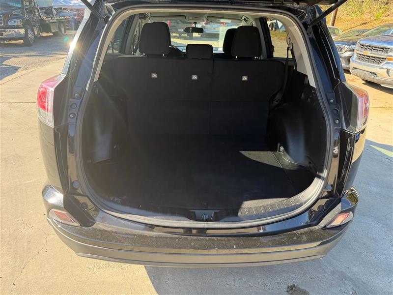 Toyota RAV4 LE FWD 2016