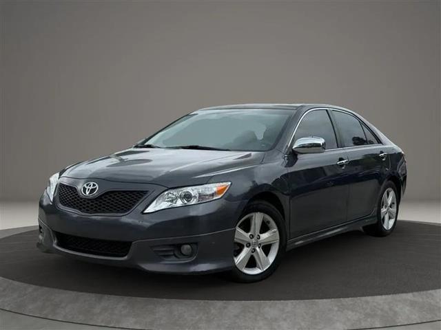 Gray 2011 Toyota Camry SE Sedan Front-Wheel Drive 6-Speed Automatic
