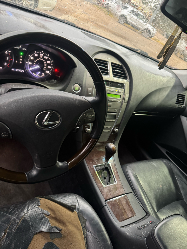 Lexus ES 350 Sedan 2011