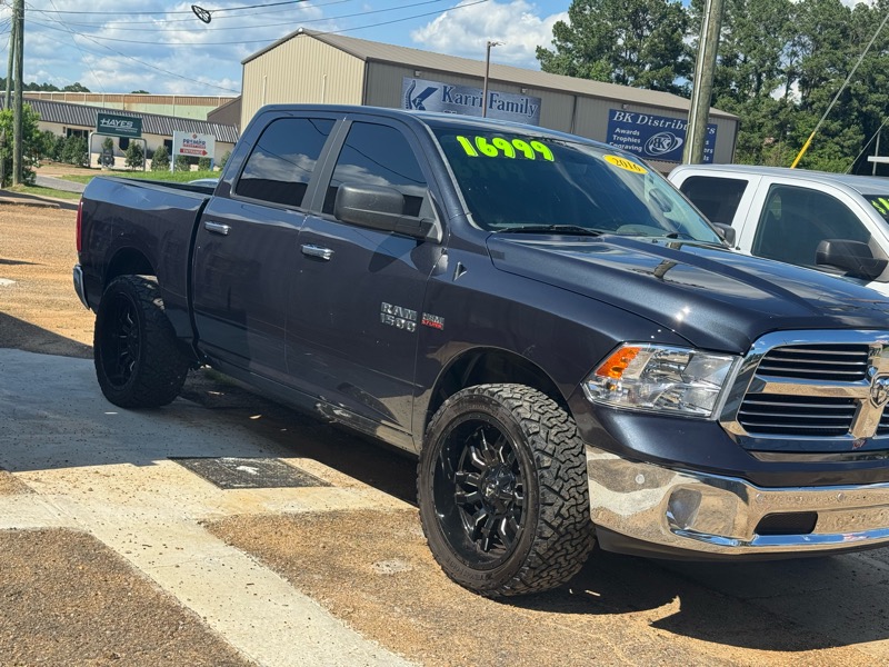 RAM 1500 2WD Crew Cab 140.5" Lone Star 2016
