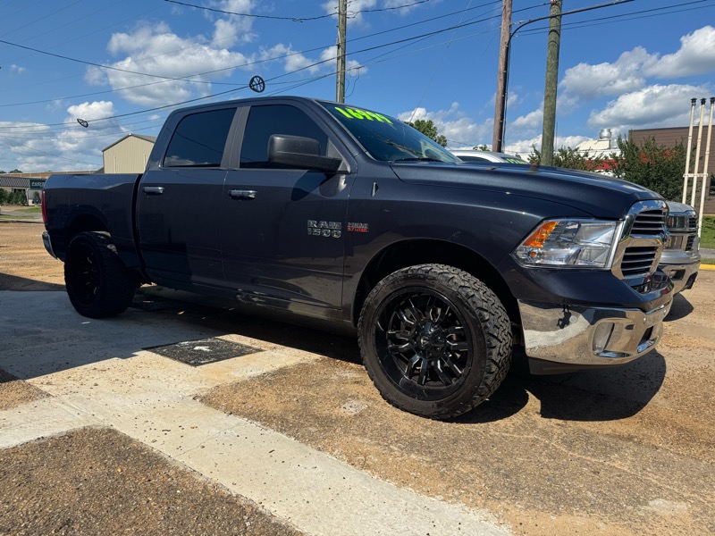 RAM 1500 2WD Crew Cab 140.5" Lone Star 2016