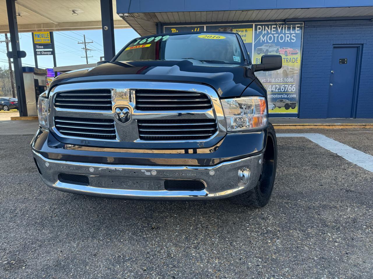 2016 RAM 1500 2WD Crew Cab 140.5" Lone Star