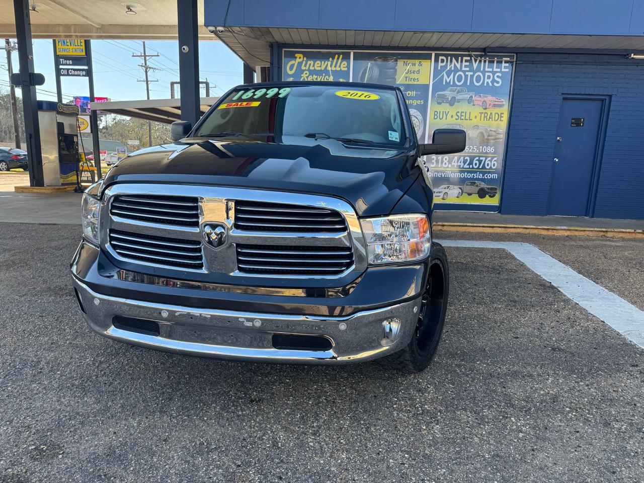 RAM 1500 2WD Crew Cab 140.5" Lone Star 2016