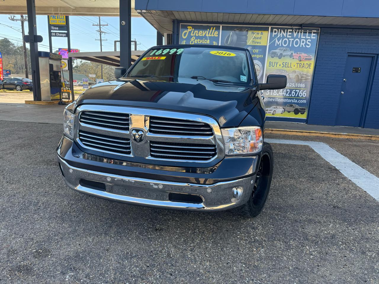 RAM 1500 2WD Crew Cab 140.5" Lone Star 2016