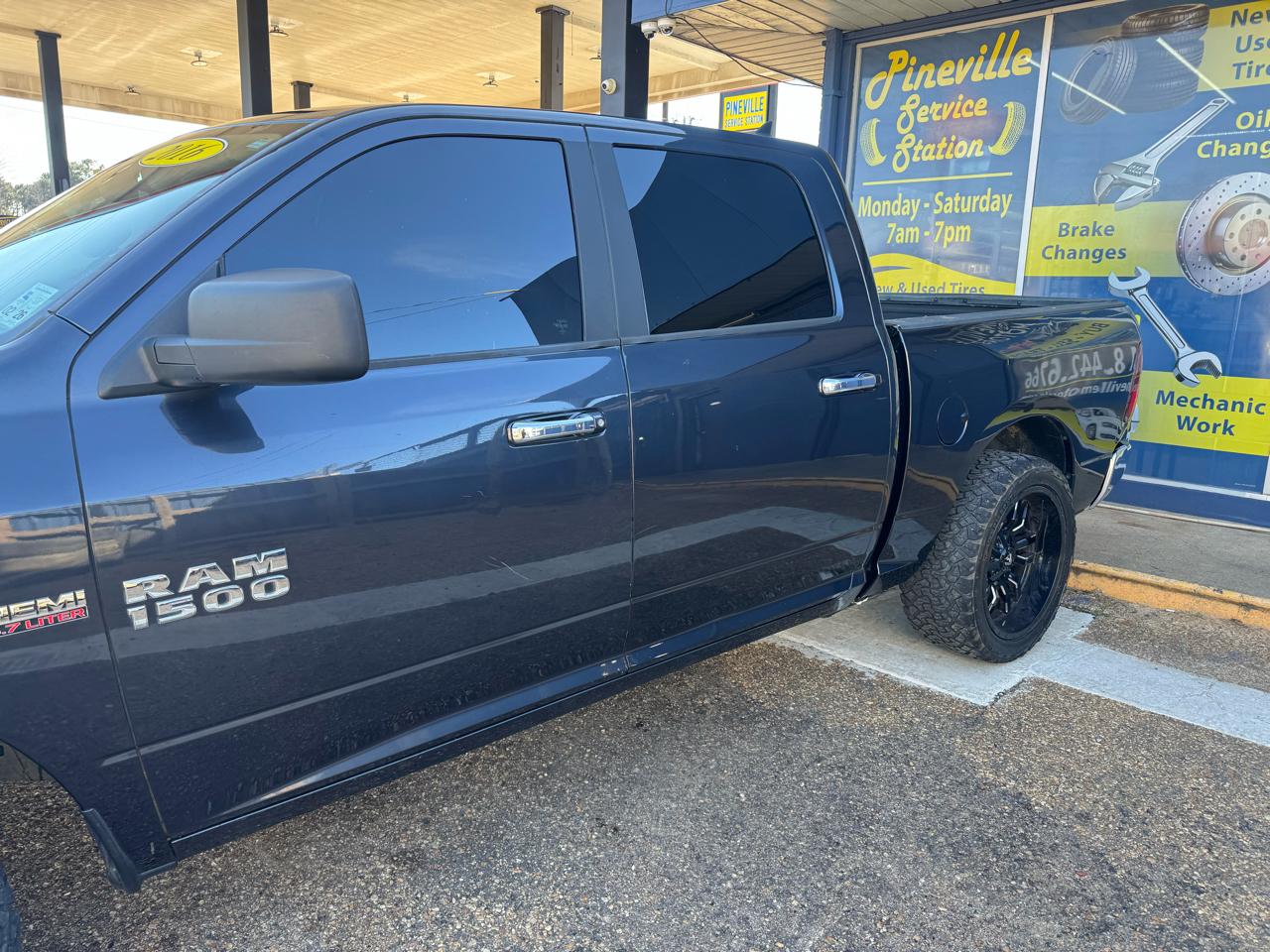 RAM 1500 2WD Crew Cab 140.5" Lone Star 2016