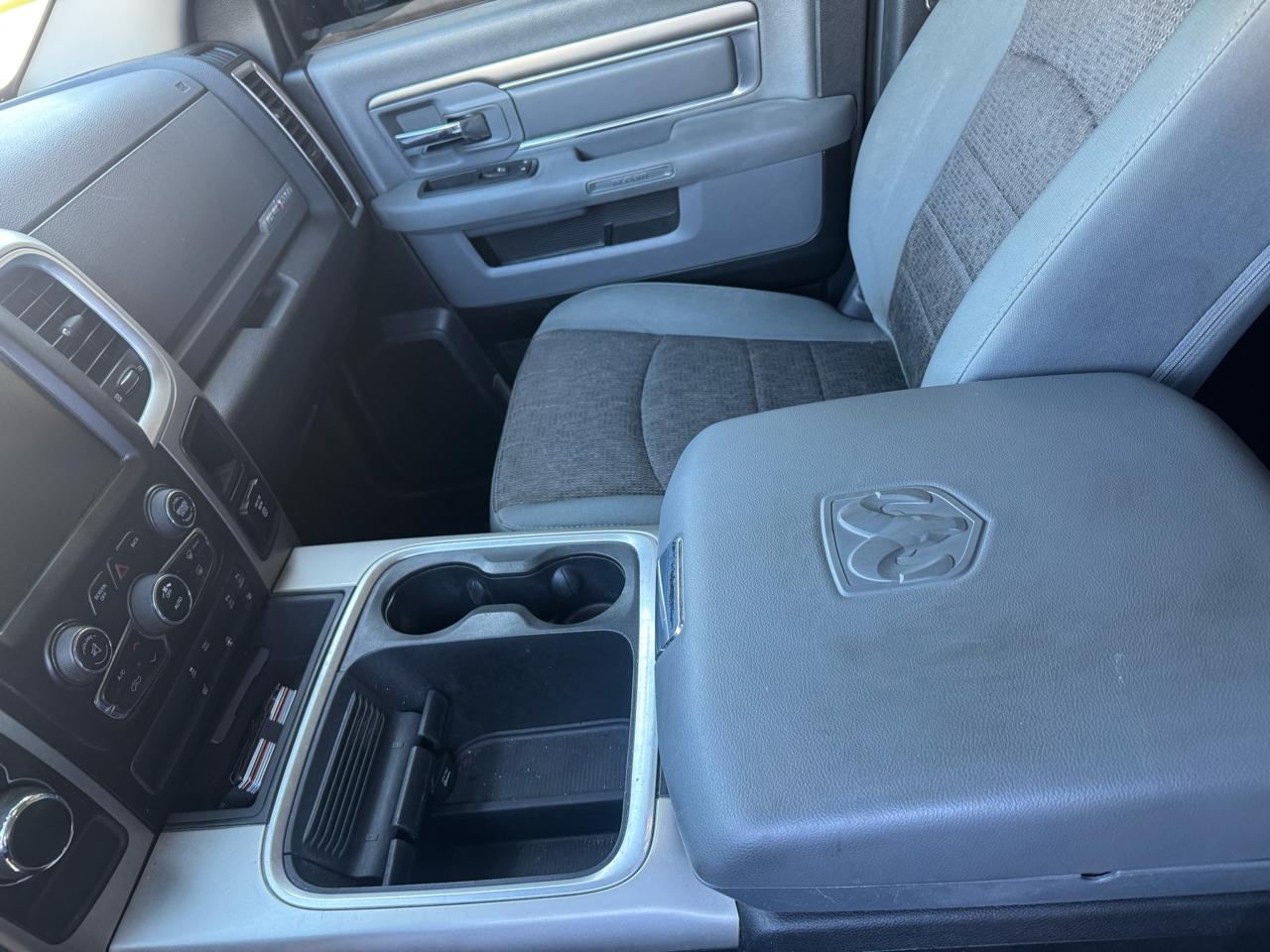 RAM 1500 2WD Crew Cab 140.5" Lone Star 2016