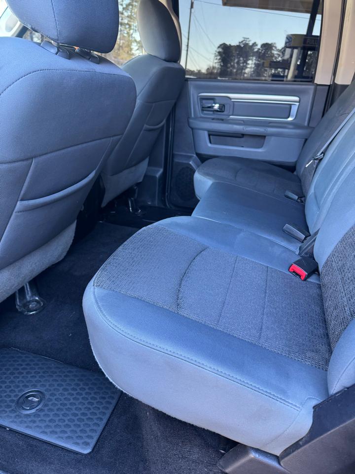 RAM 1500 2WD Crew Cab 140.5" Lone Star 2016