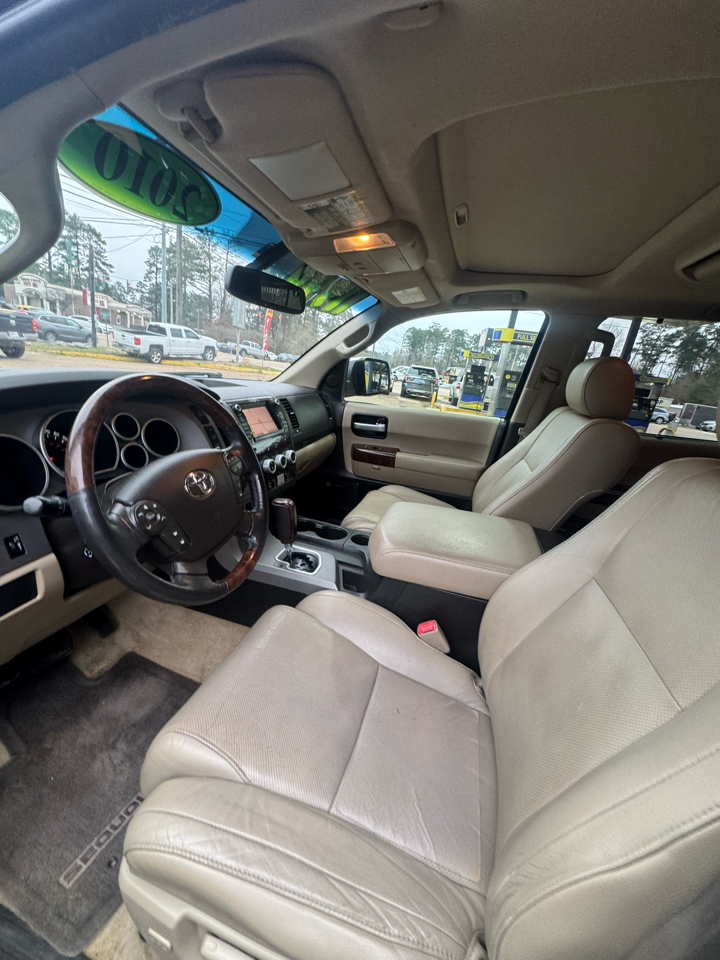 Toyota Sequoia Plantium 2WD 2010