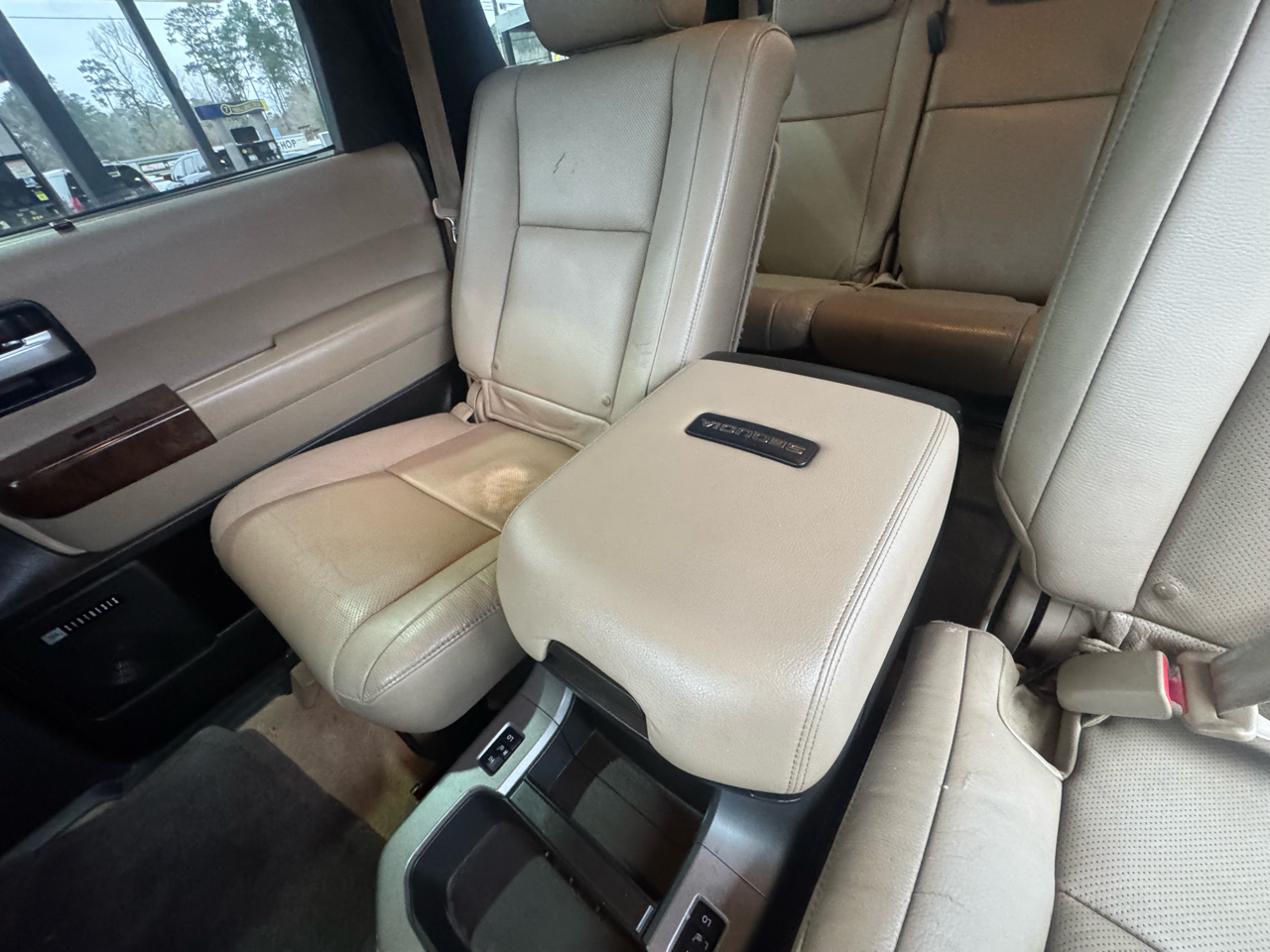 Toyota Sequoia Plantium 2WD 2010