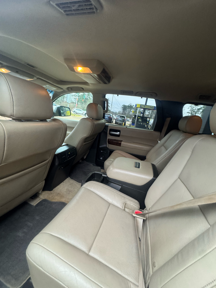 Toyota Sequoia Plantium 2WD 2010