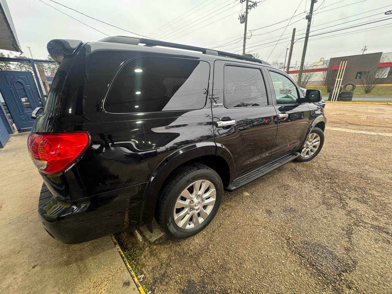Toyota Sequoia Plantium 2WD 2010