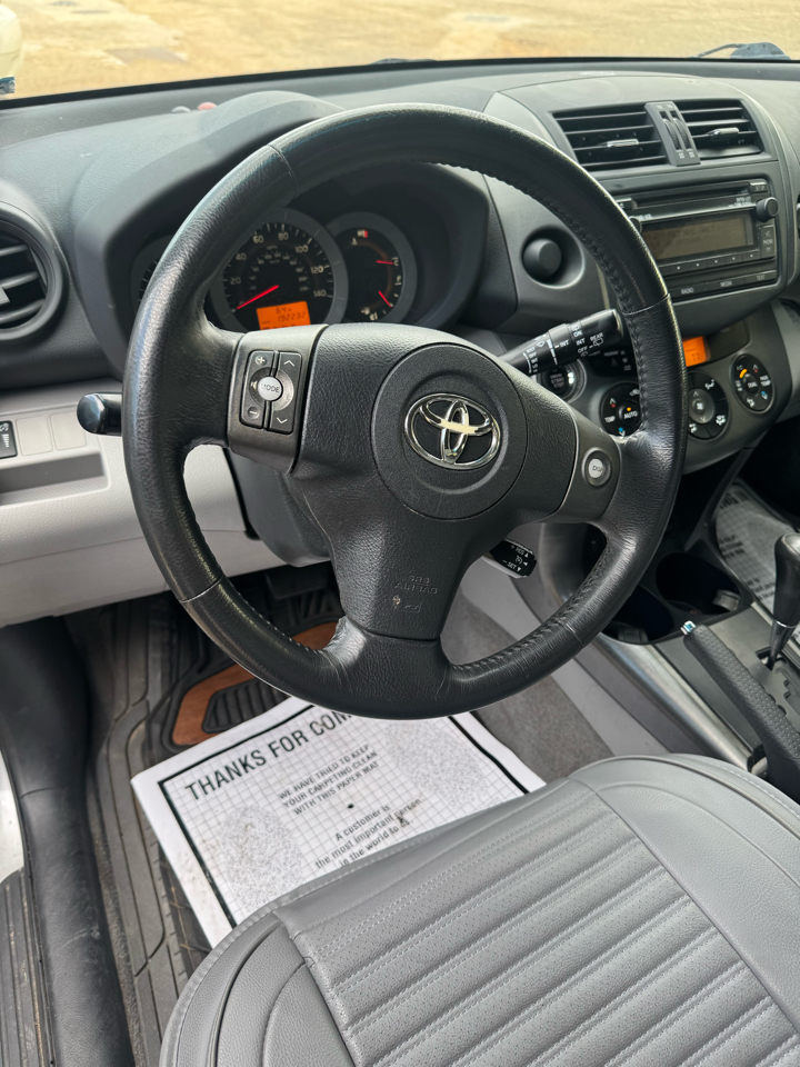 Toyota RAV4 Limited I4 2WD 2012