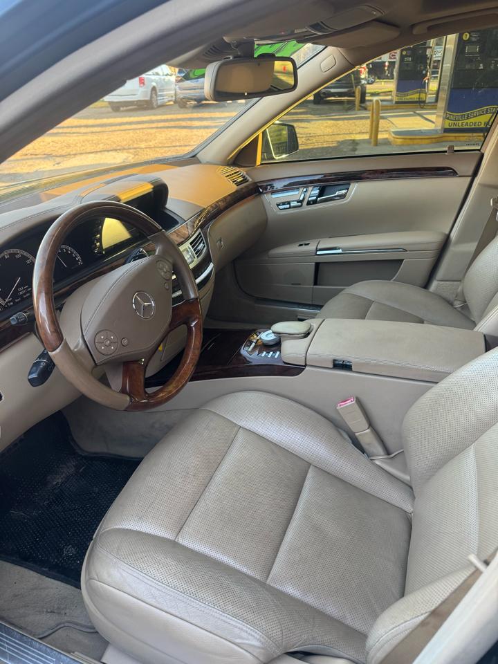 Mercedes-Benz S-Class S550 2011