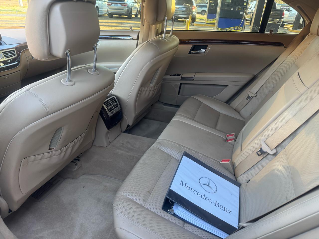 Mercedes-Benz S-Class S550 2011