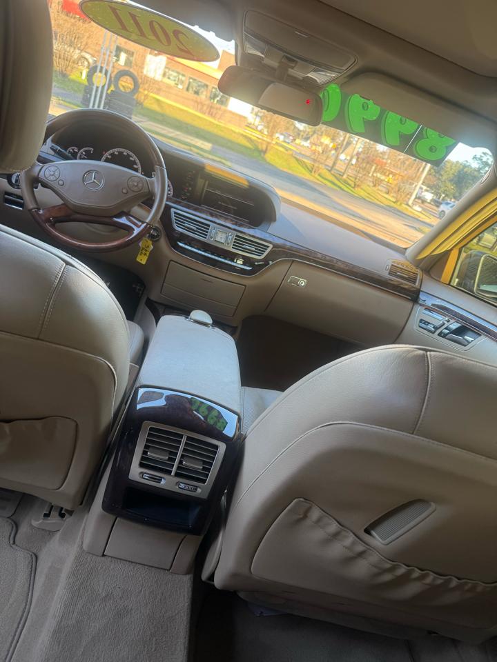 Mercedes-Benz S-Class S550 2011
