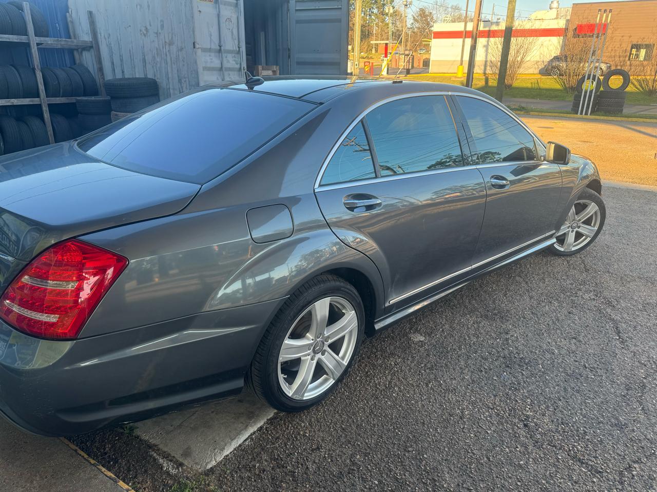 Mercedes-Benz S-Class S550 2011