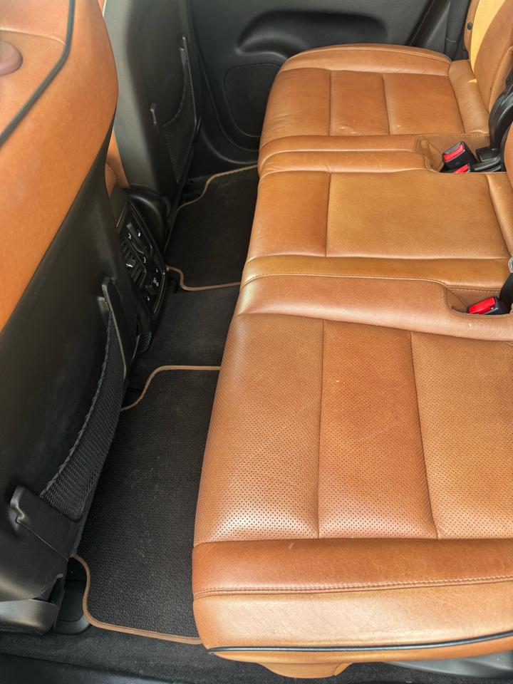 Jeep Grand Cherokee Overland 4WD 2011