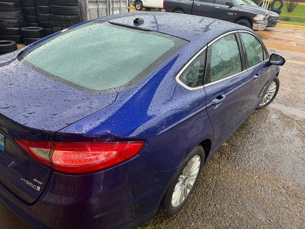 Ford Fusion Hybrid SE 2014