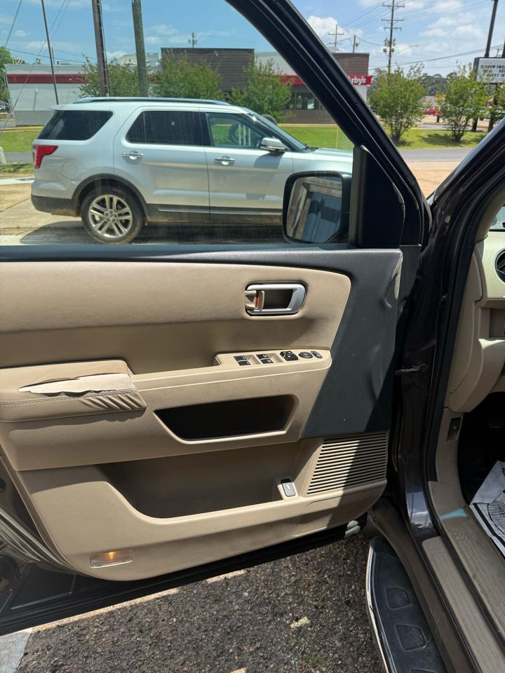 Honda Pilot EX-L 2WD 5-Spd AT with Navigation 2013