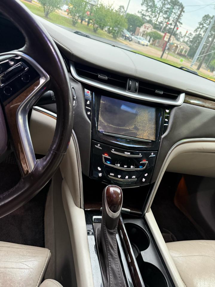 Cadillac XTS Platinum 2013