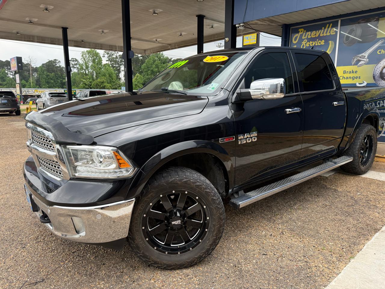 RAM 1500 Laramie Crew Cab SWB 4WD 2017