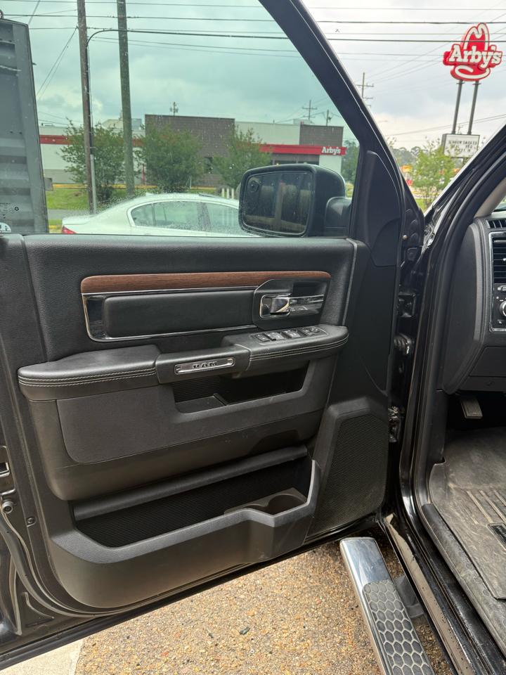 RAM 1500 Laramie Crew Cab SWB 4WD 2017