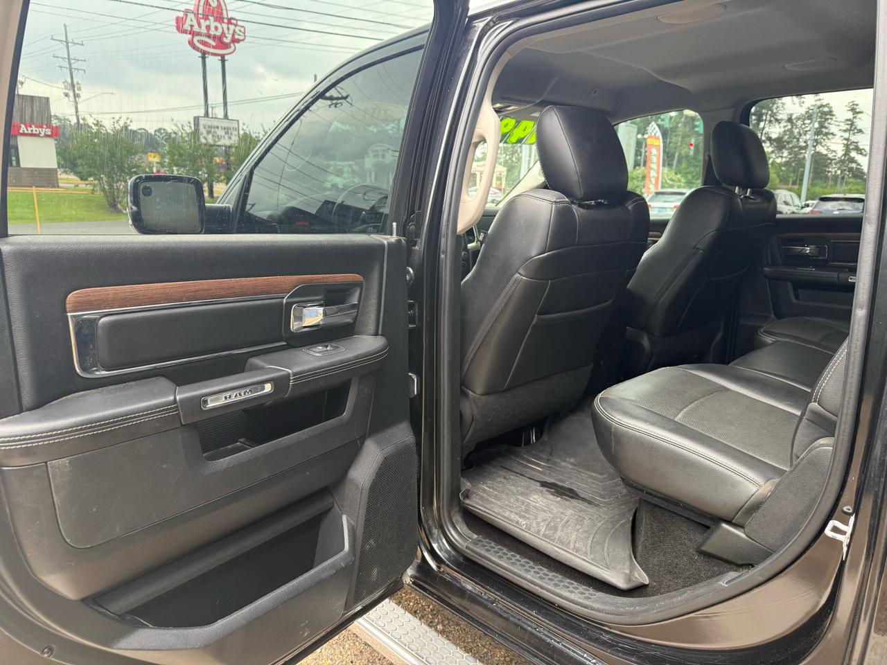 RAM 1500 Laramie Crew Cab SWB 4WD 2017