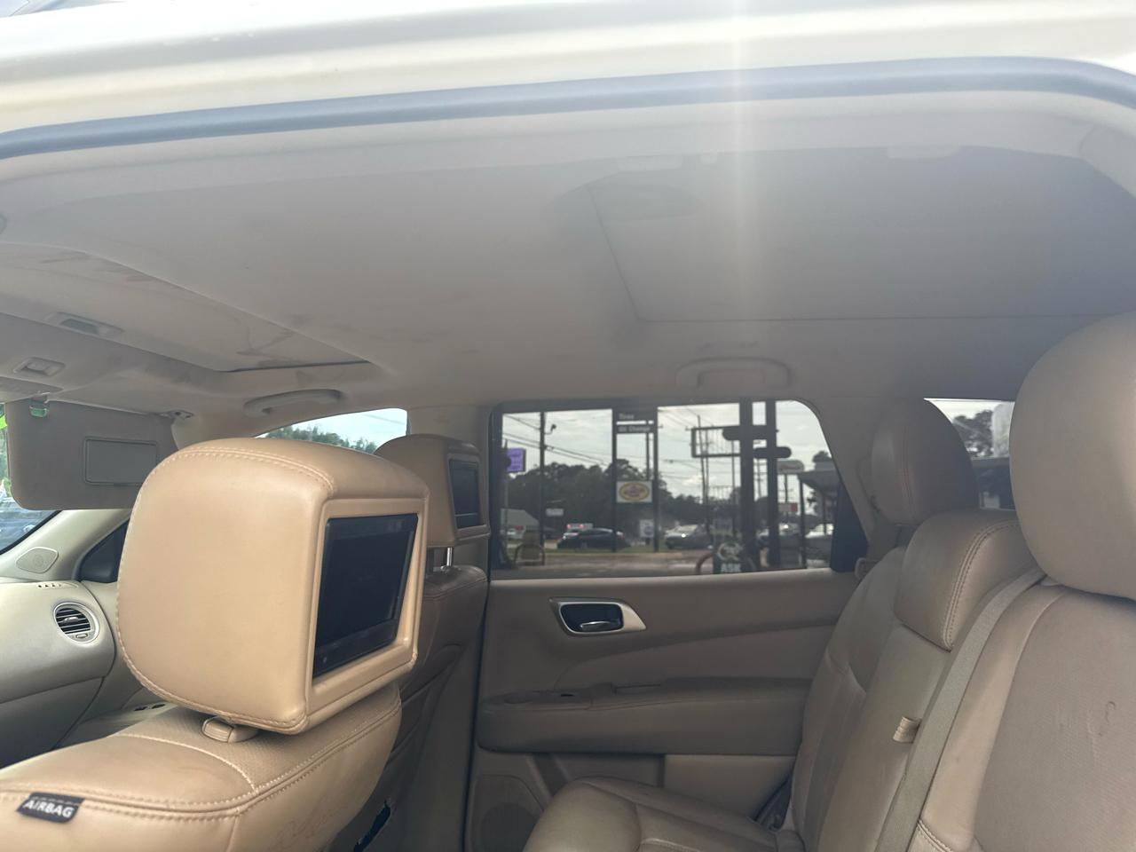 Nissan Pathfinder LE 2WD 2013
