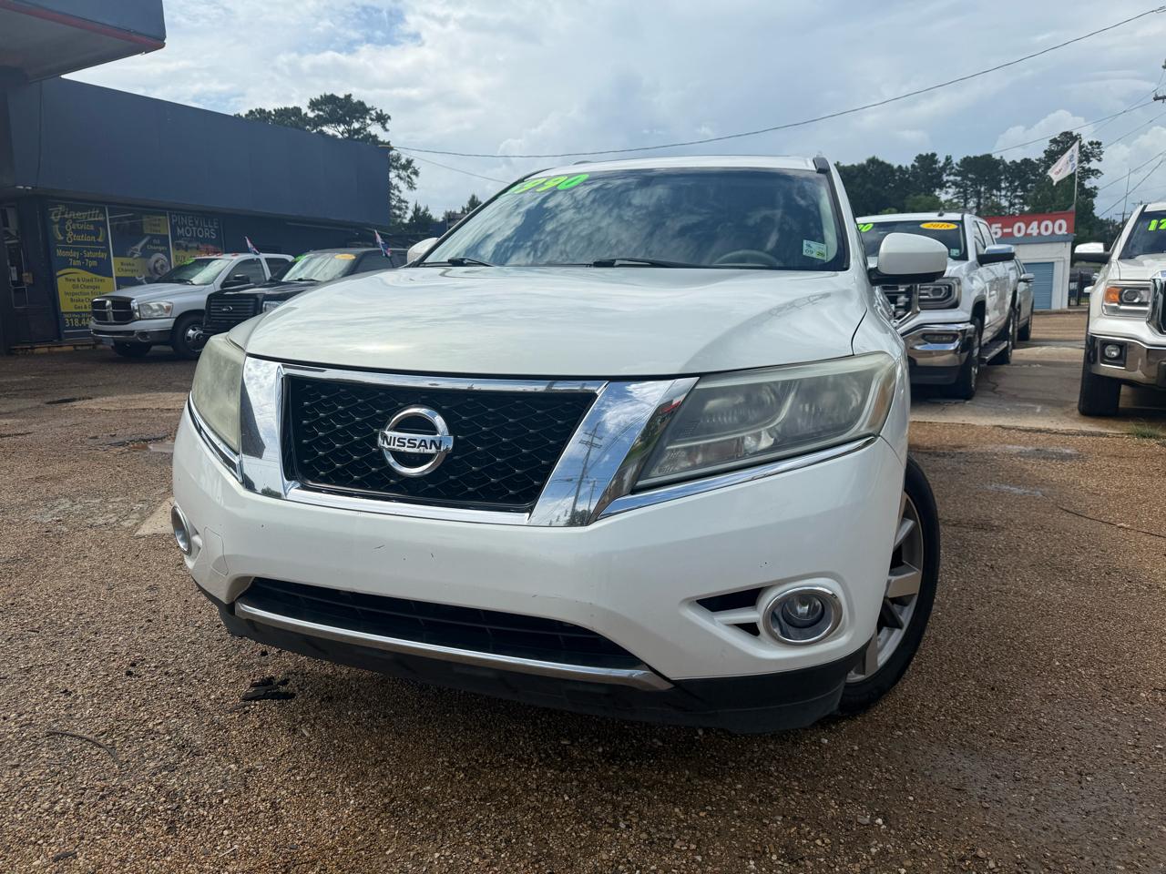 Nissan Pathfinder LE 2WD 2013